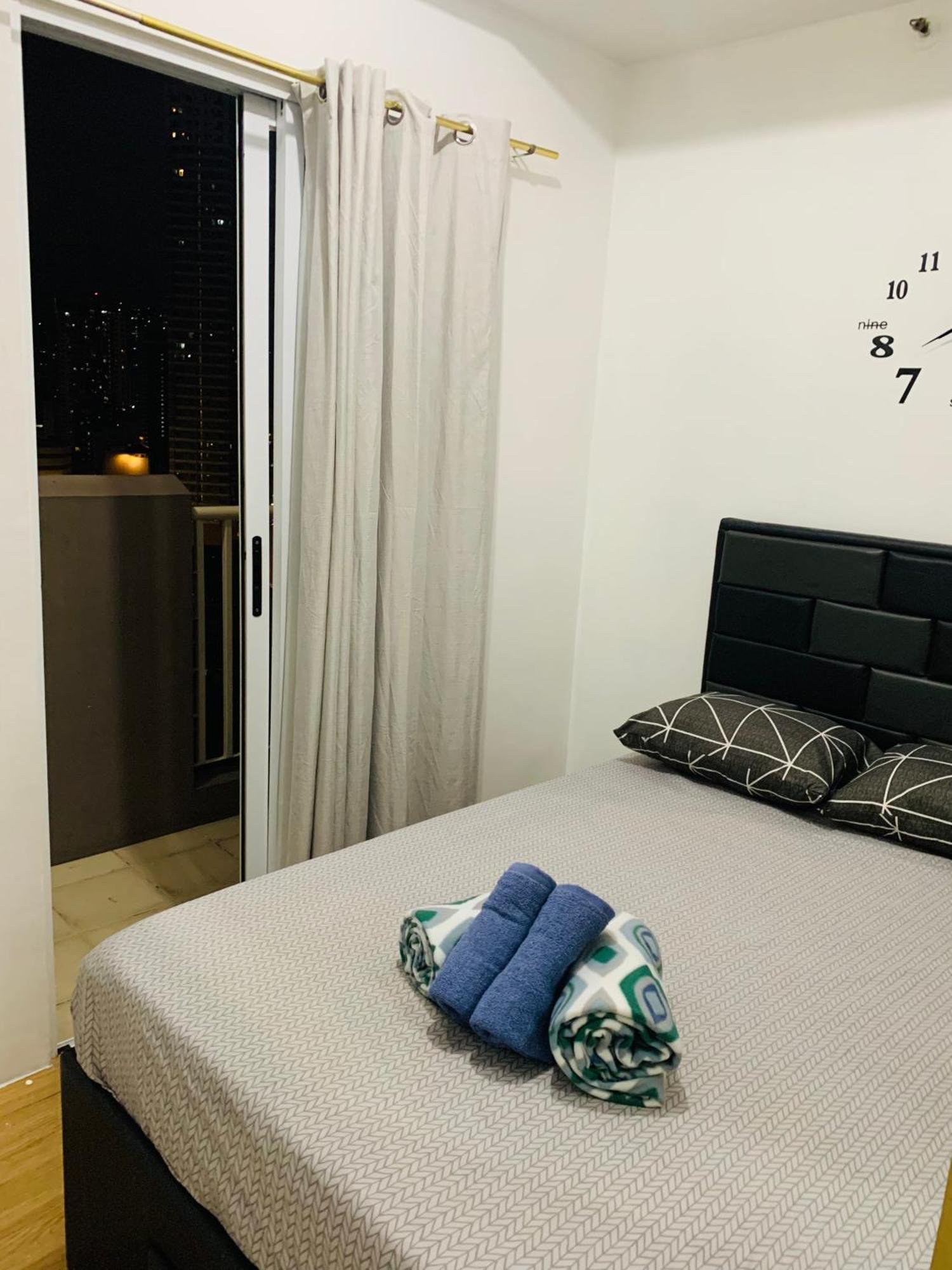 Aparthotel Laureano Trevi Residences Makati Condotel Manila